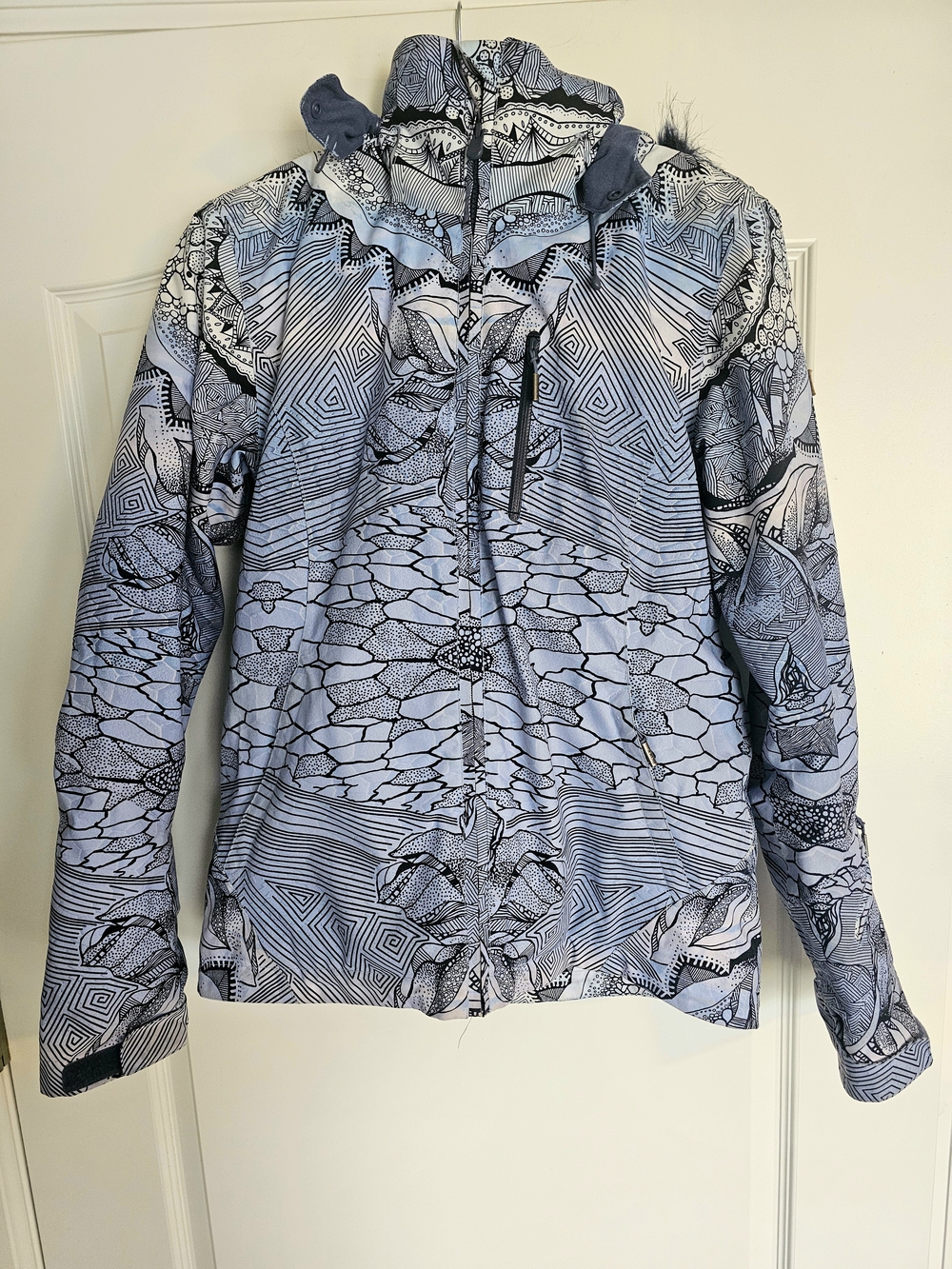 Roxy DryFlight 15K Ski Snowboard Jacket Faux Fur Hood Blue Print